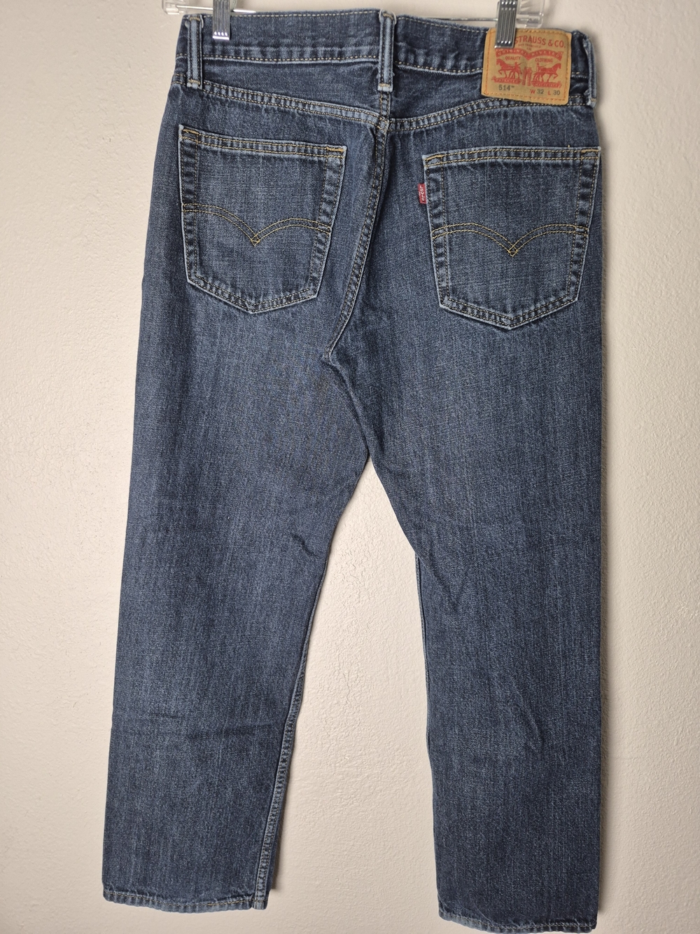 Levi's Men's 514 Relaxed Straight Jeans - Blue Denim. Size W32 L30